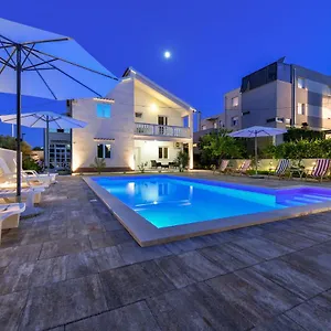 Pool House Luka , Zadar Kroatië