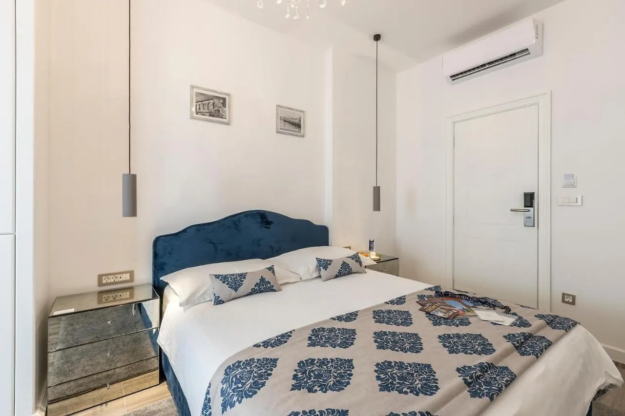Elixir Luxury Rooms Split 3*,